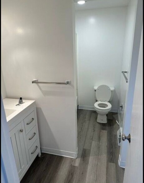 Building Photo - 3754C Helios Ct