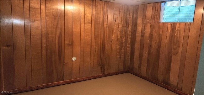 Building Photo - 9090 Radcliffe Rd