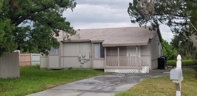 Building Photo - **CUTE! 2 BEDROOM / 1 BATH HOUSE (OFF NARC...