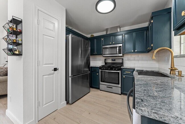 Building Photo - 1409 Lantern Light Dr