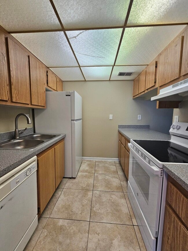 Building Photo - 1750 N Congress Ave