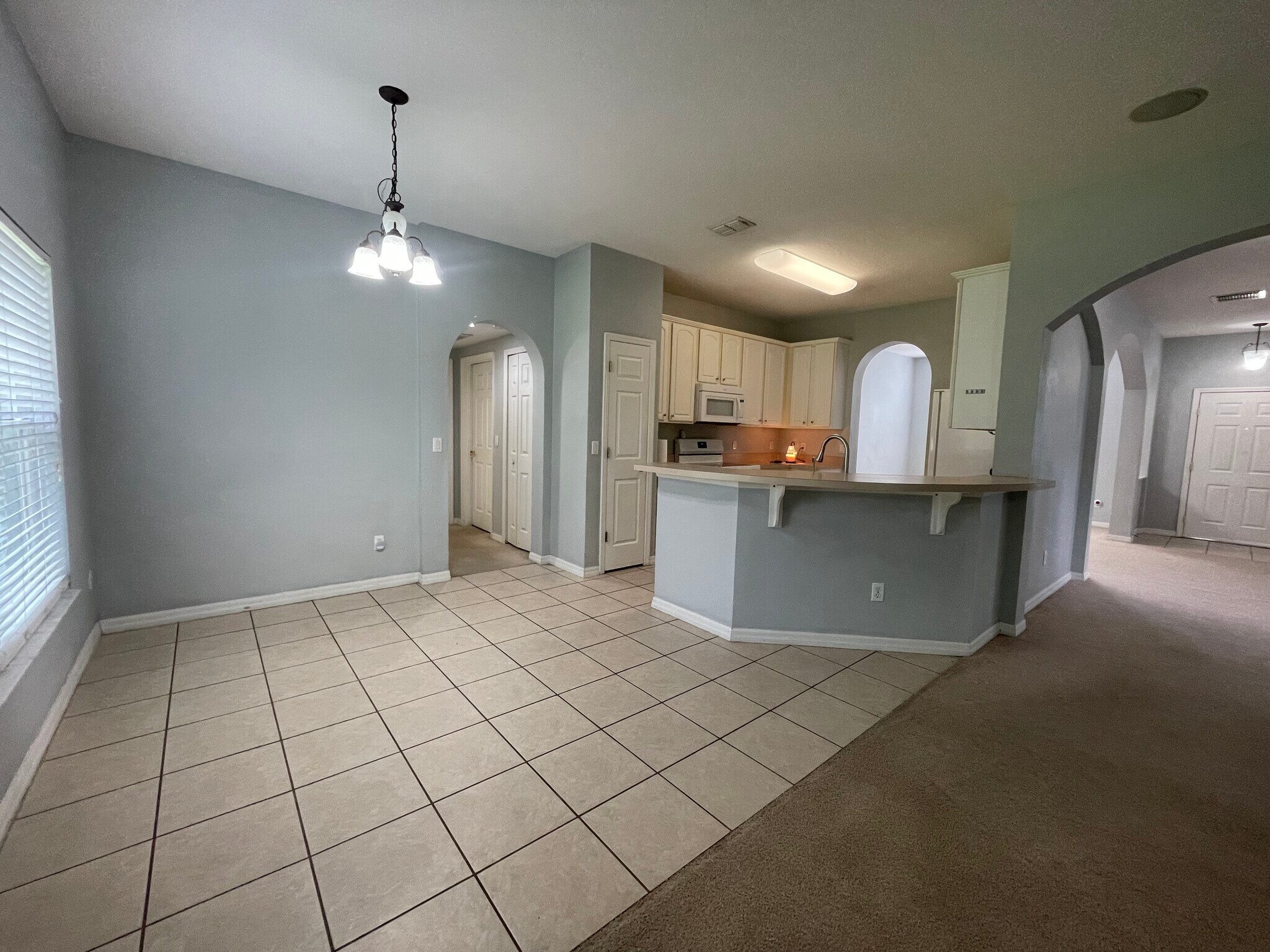 Building Photo - 9805 Portofino Dr