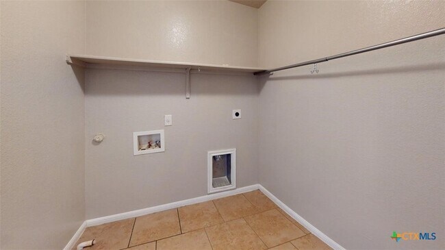 Building Photo - 500 W Libra Dr