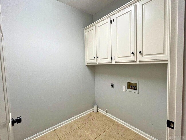 Building Photo - 14302 Westbury Dr