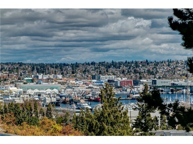 Building Photo - 3437 23rd Ave W