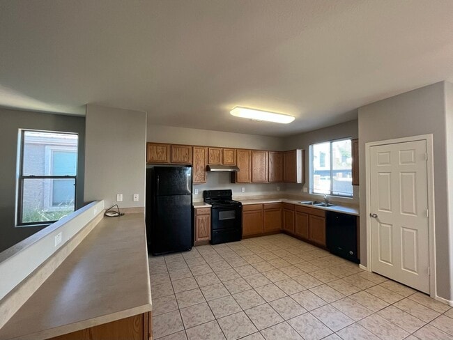 Building Photo - 3 Bedroom Home in the Beacon Heights Commu...