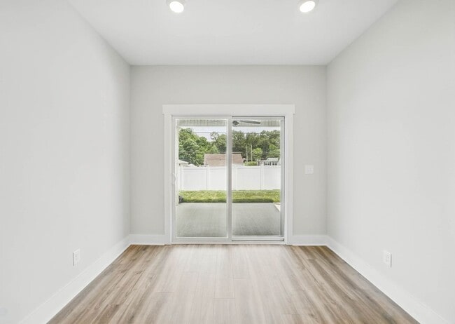 Building Photo - 4 Bedroom Pet Friendly Home For Rent Near ...
