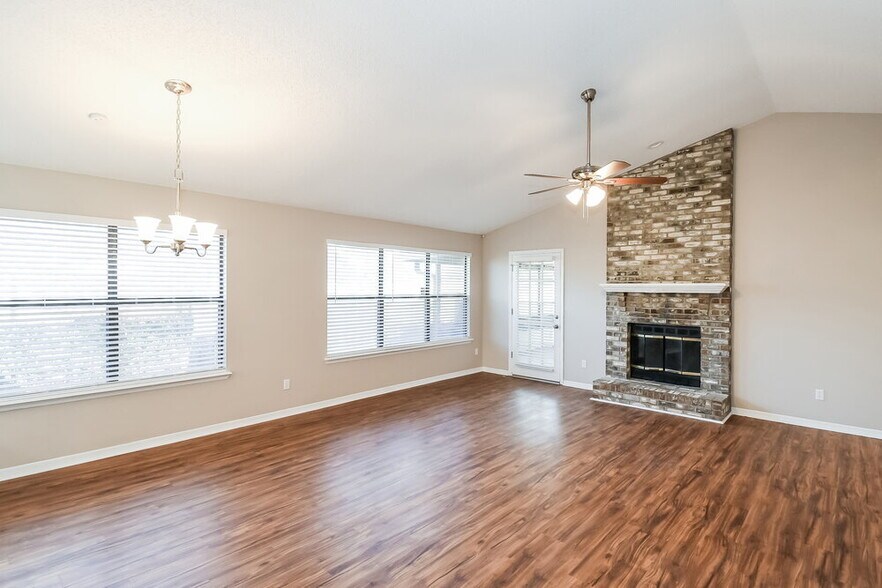 Building Photo - 7631 Collins Ridge Blvd