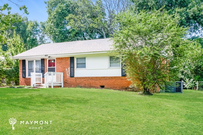 Building Photo - 2855 Greenside Dr NW