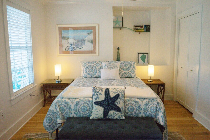 Main Bedroom - 508 Louisa St