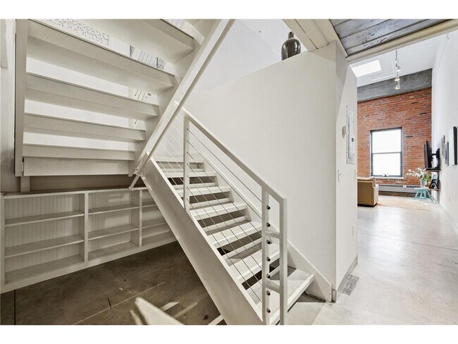 Building Photo - 250 Park Ave