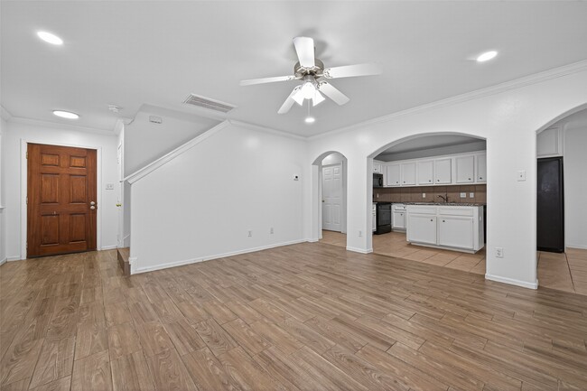 Building Photo - 10039 Morocco Rd