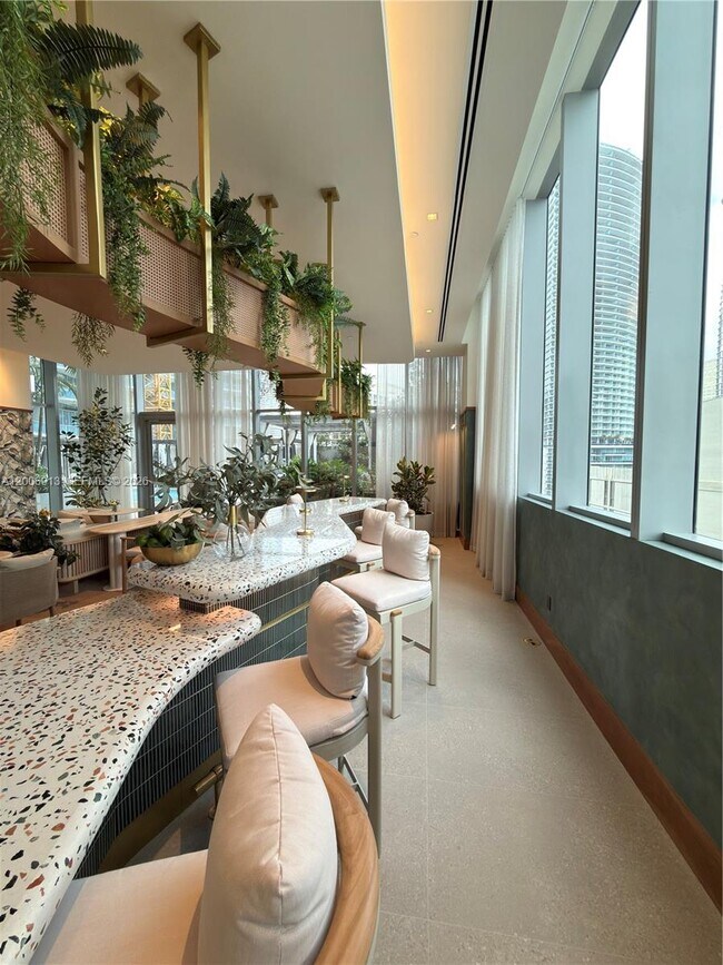 Building Photo - 77 SE 5th St