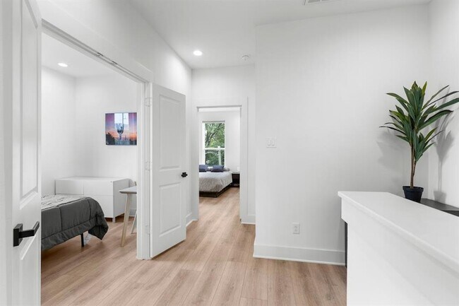 Building Photo - 1307 Ruthven St