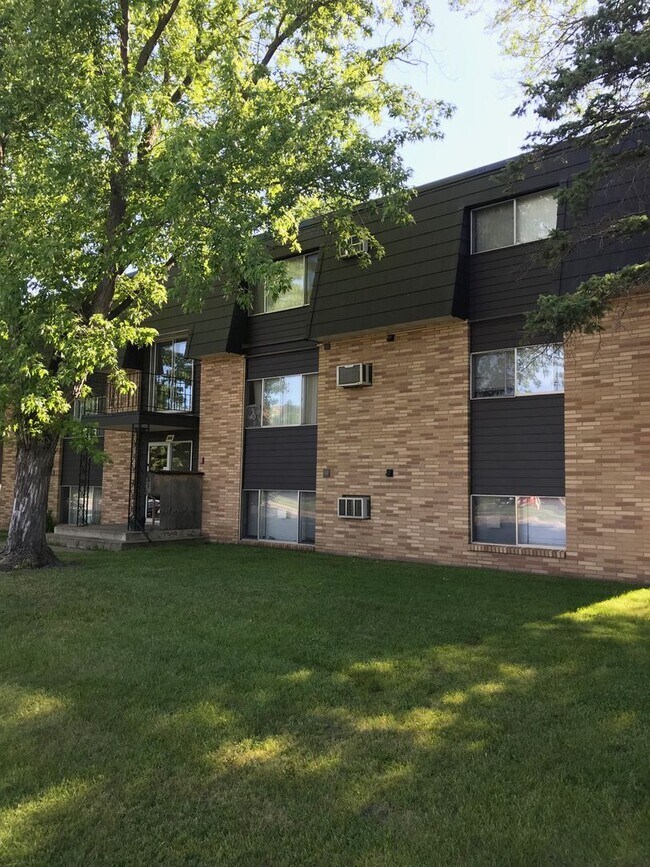 Primary Photo - Large Two Bedroom Apartment