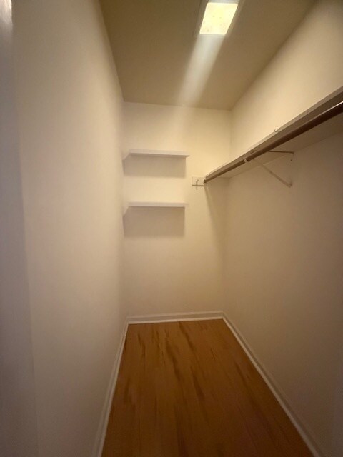 Building Photo - Spacious condo at The Oaks of Avent Ferry!