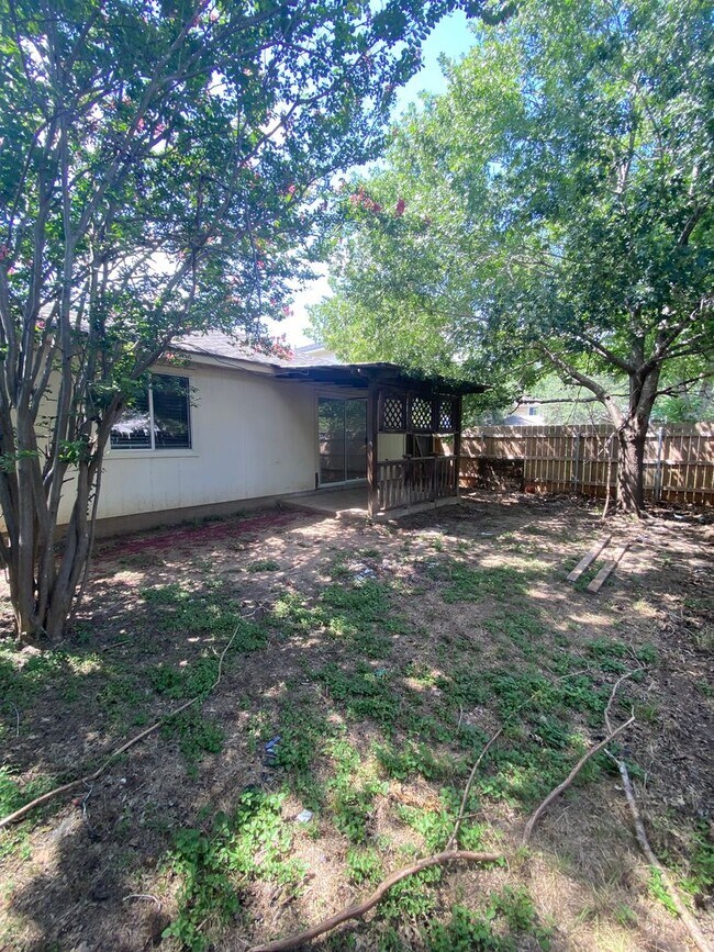Building Photo - Cozy 3 bed in the Heart of East Austin