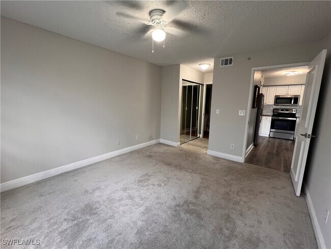 Building Photo - 1240 Wildwood Lakes Blvd