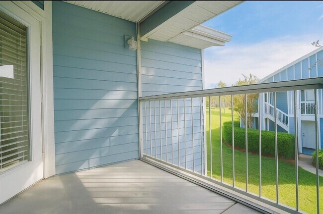 Building Photo - 2604 Grassy Point Dr