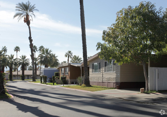 Building Photo - Pueblo del Sol