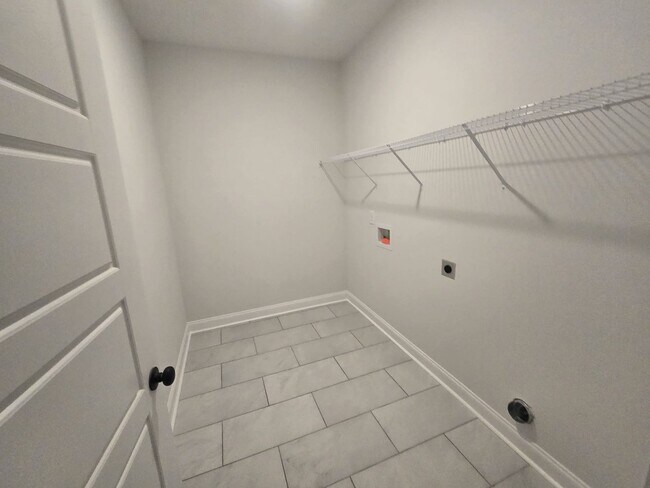 Building Photo - 509 N Halifax Ct
