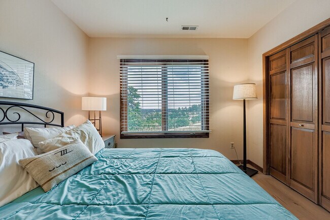 Building Photo - 776 Chimney Creek Dr