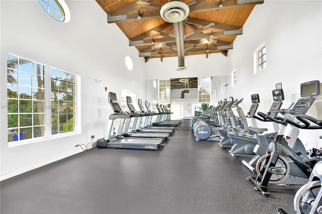 Building Photo - 21032 NE 32nd Ave