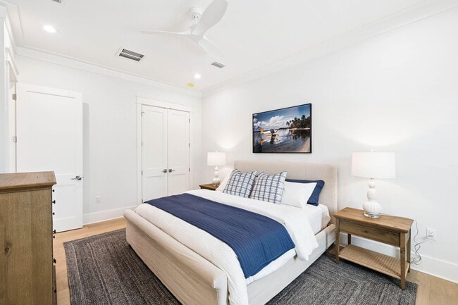 Building Photo - 45 Grove Townhomes Pl