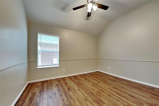 Building Photo - 3607 Kennedy Dr