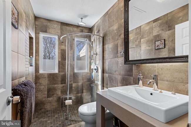 Building Photo - 9 Lakeview Terrace