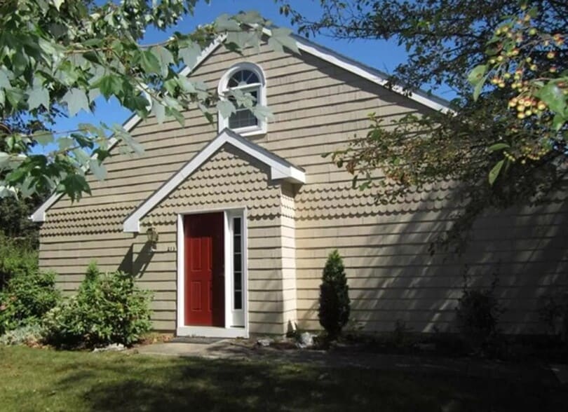 Private Entrance, End Unit - 213 Crescent Dr