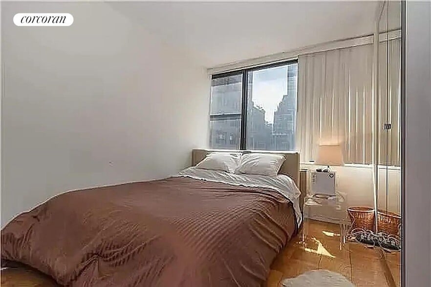 Building Photo - 301 E 45th St