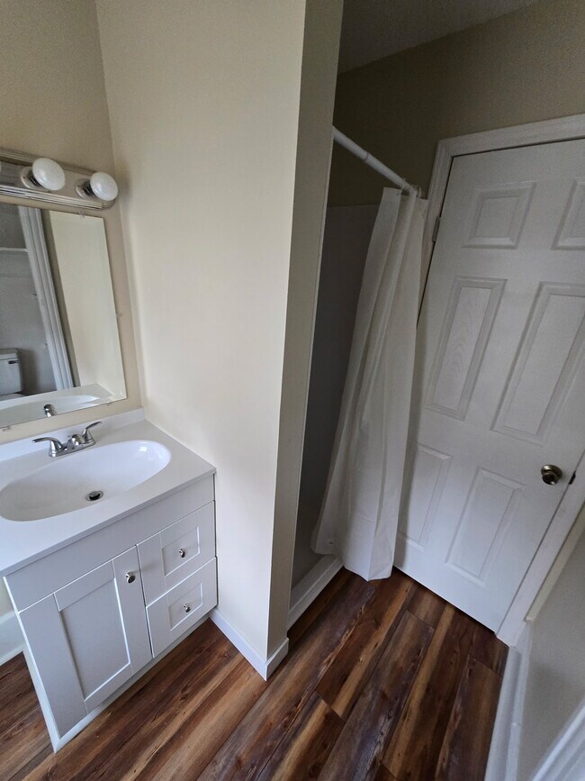 Building Photo - 145 Main St