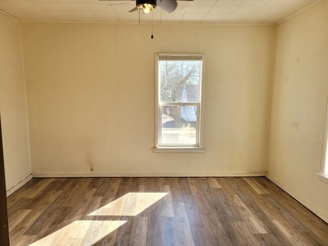 Building Photo - 1120 S 12th Ave Ct