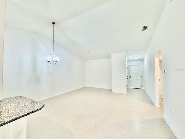 Building Photo - 8 Coral Reef Ct N