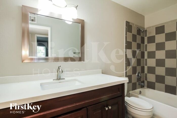 Building Photo - 4423 E Pinto Ct
