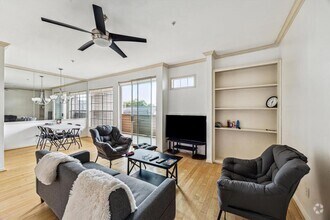 Building Photo - 2111 Welch St