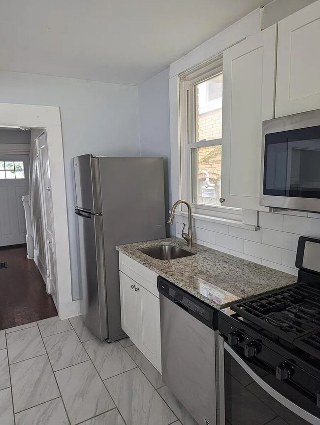 Building Photo - Available 8/7/26 – Charming 3 Bedroom Home in Brookline | $1,650/Month
