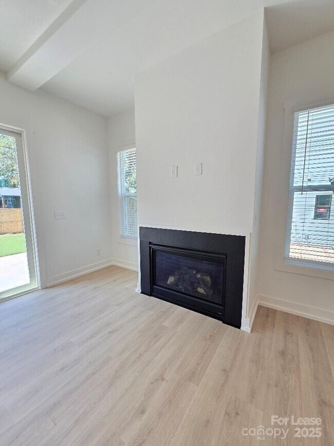 Building Photo - 511 Bowman Rd