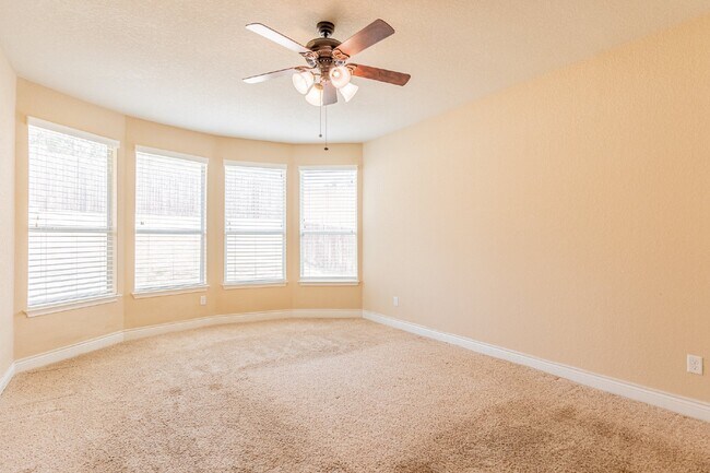 Building Photo - 3922 Retreat Run