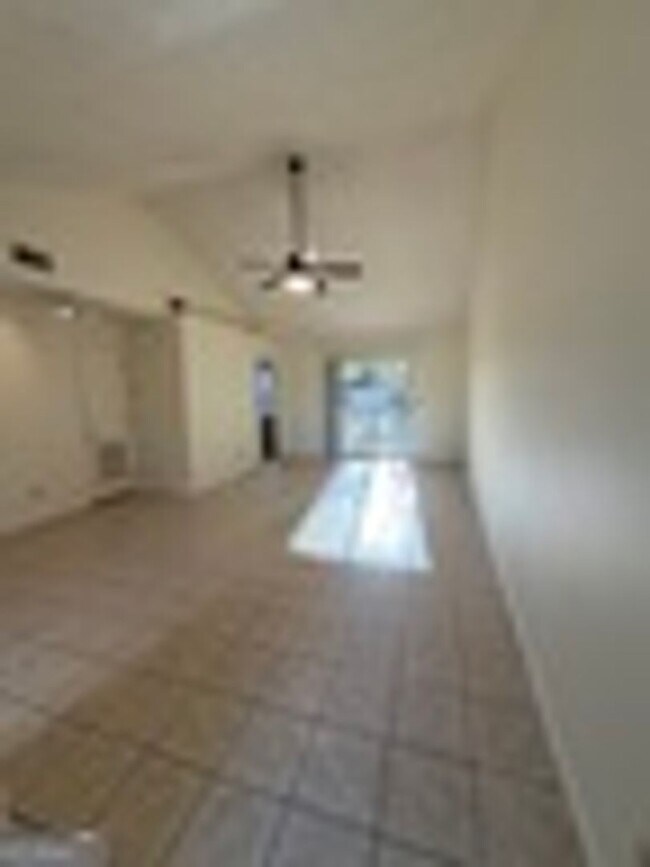 Building Photo - 444 Admiral's Walk Dr