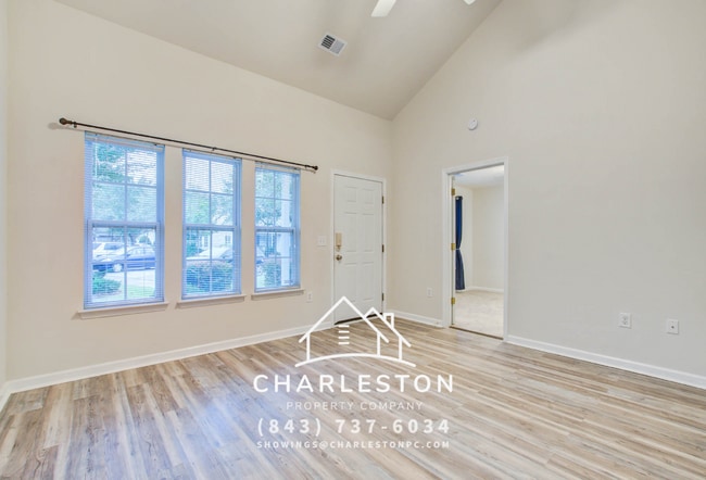 Building Photo - 500 Tree Branch Cir