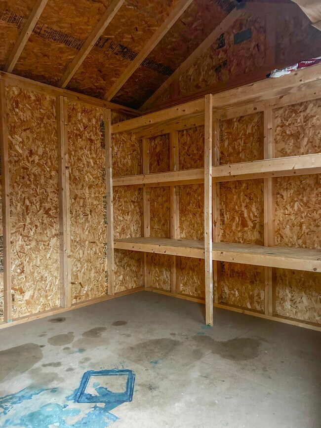 Building Photo - 675 Northview Dr NW