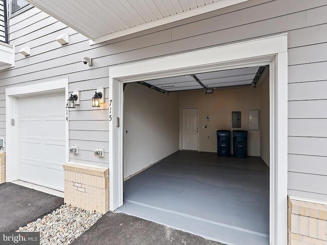 Building Photo - 715 Parker Blvd