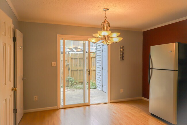 Building Photo - 2 Bedroom Townhome in Augusta!