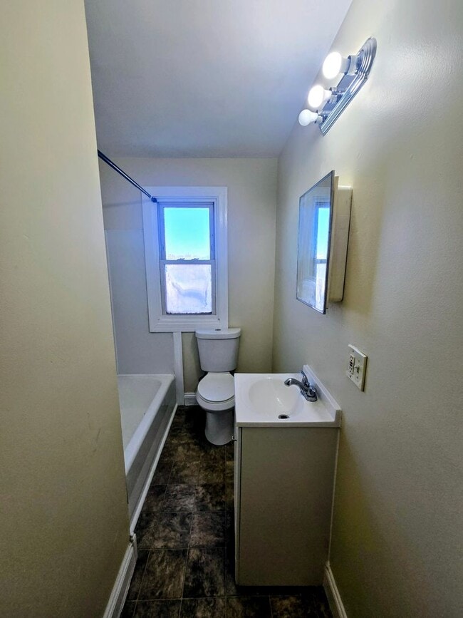 Building Photo - 615 N Eighth St