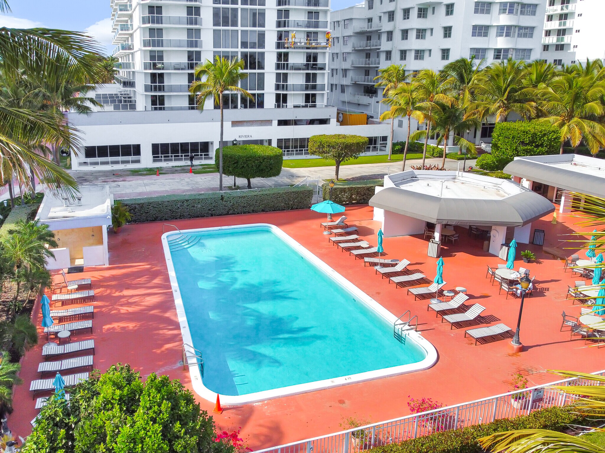 Building Photo - 2401 Collins Ave