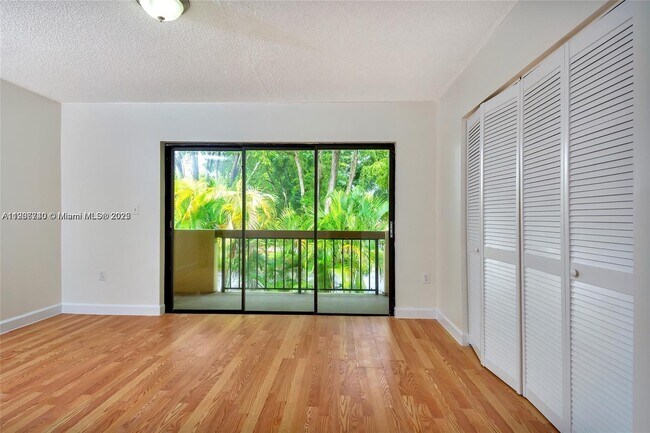 Building Photo - 6236 SW 136th Ct