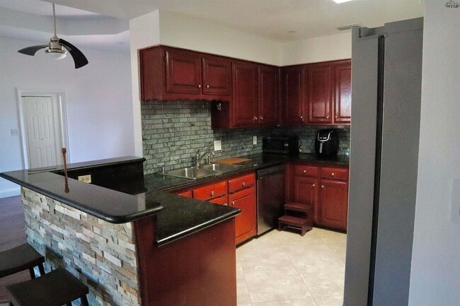 Building Photo - 19 Pilot Point Dr