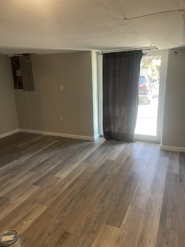 Building Photo - 1121 Cobbs St